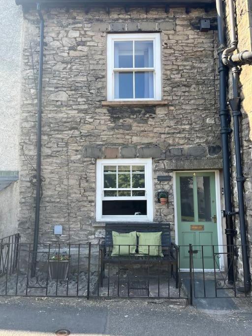 Wee Toad Hole Heart Of Kendal - Cottage Sleeps 4-6 - Dogs Welcome Exterior photo